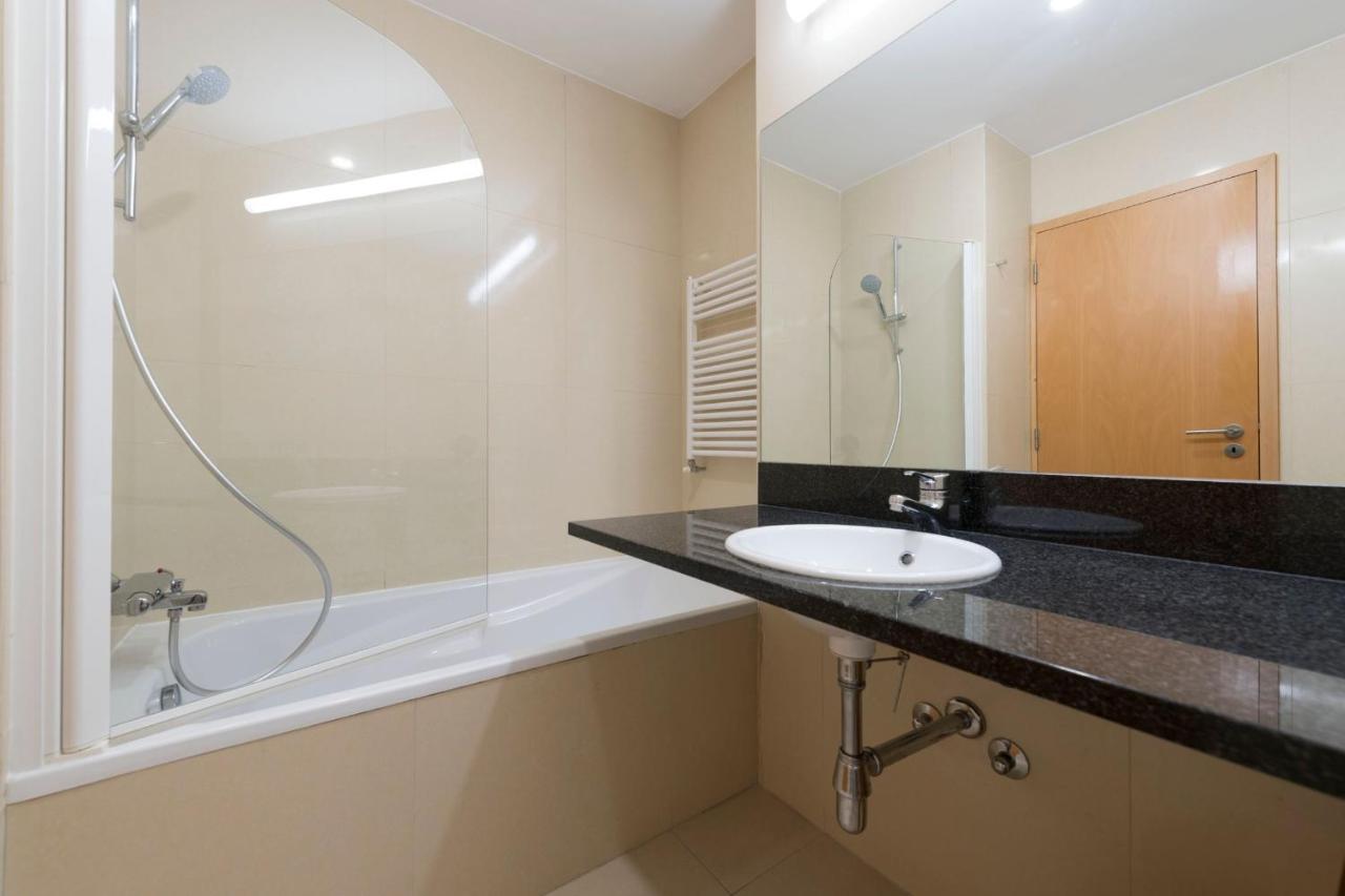 Lovelystay - Oporto Beach Apartment With 2 Free Parking Spots Матозиньюш Экстерьер фото
